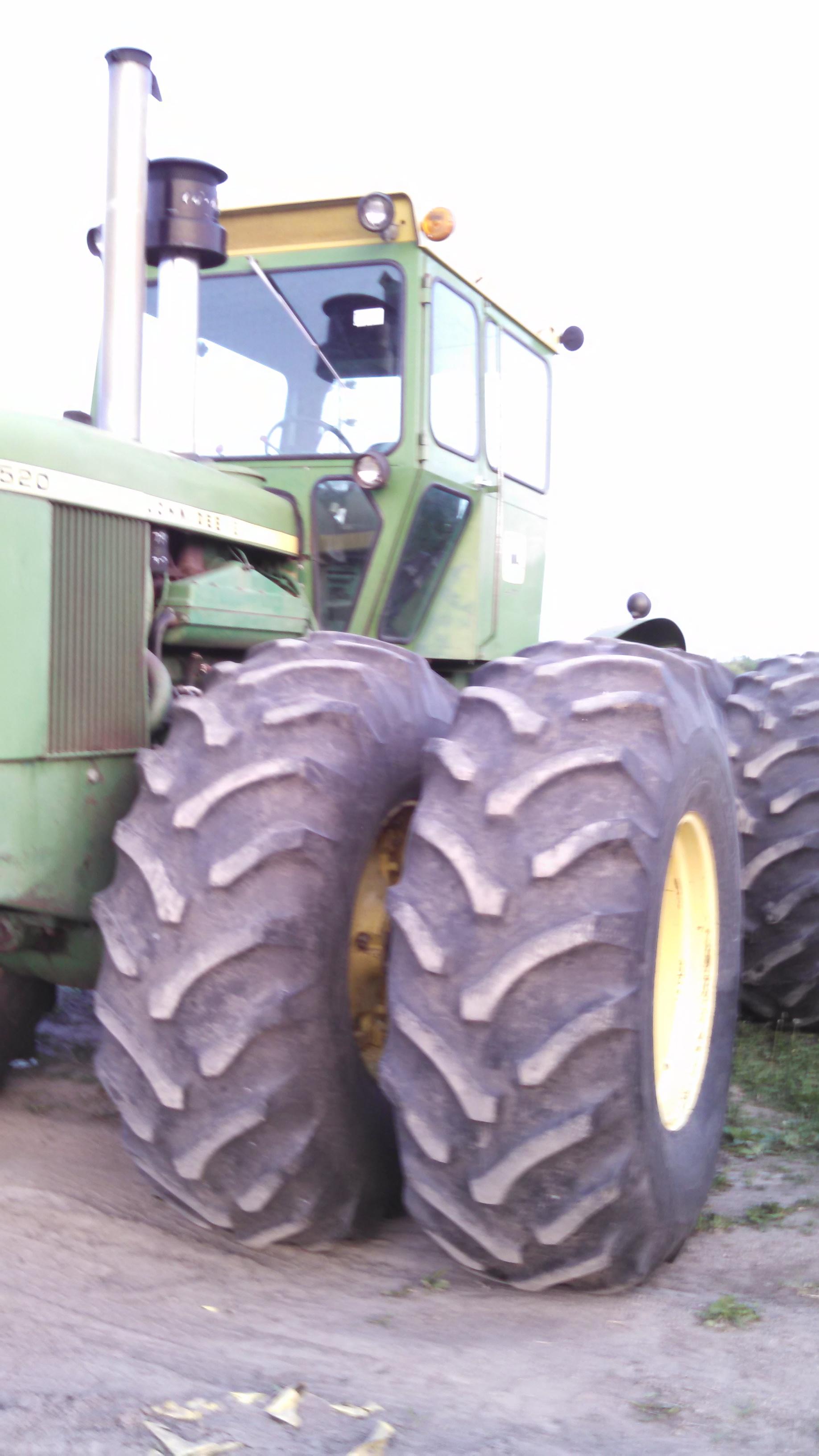 1975 JD 7520 4x4 Tractor