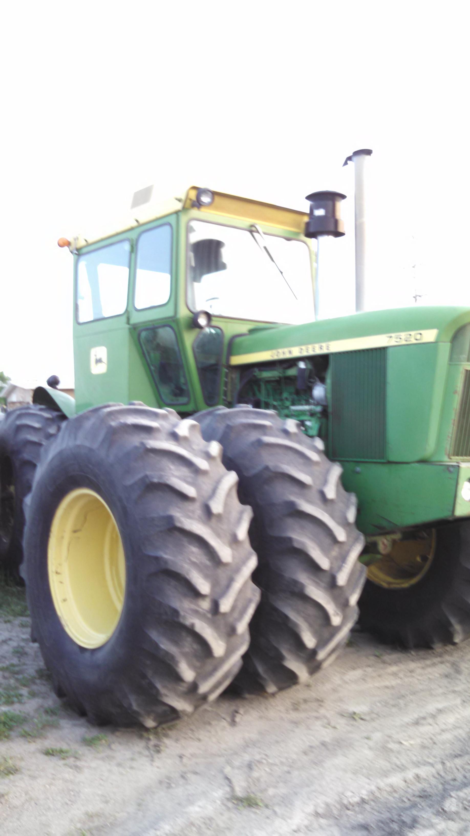 1975 JD 7520 4x4 Tractor