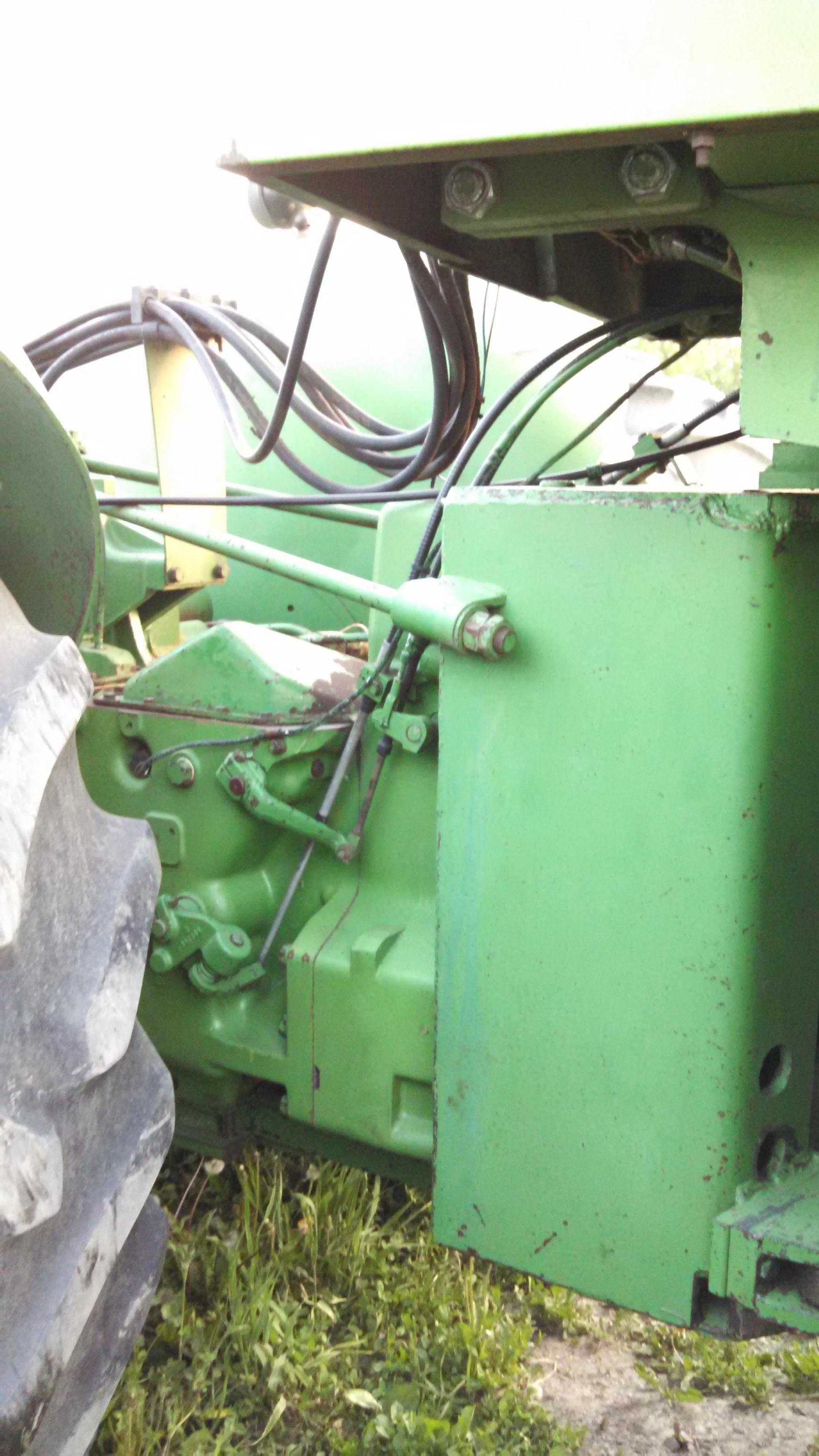 1975 JD 7520 4x4 Tractor