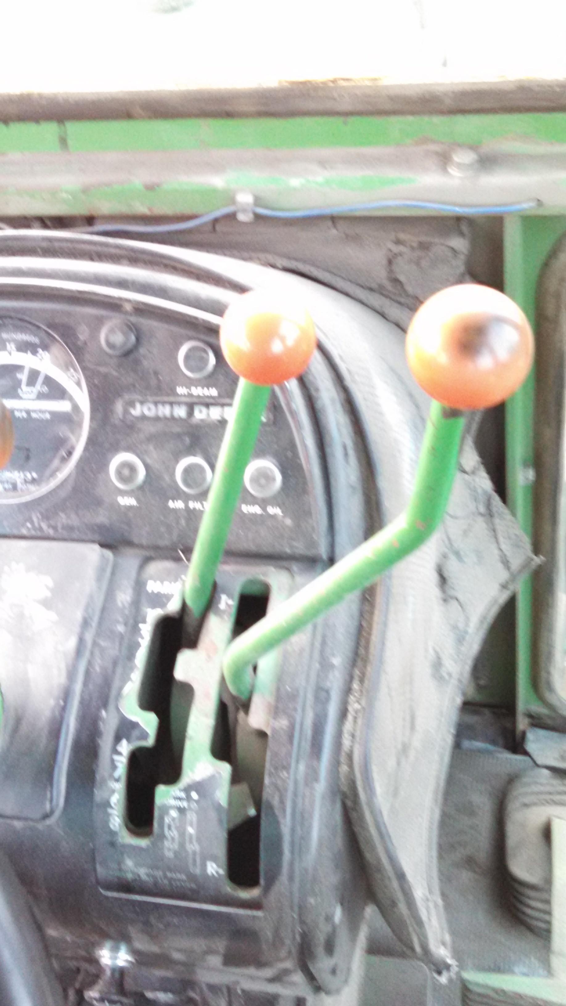 1975 JD 7520 4x4 Tractor