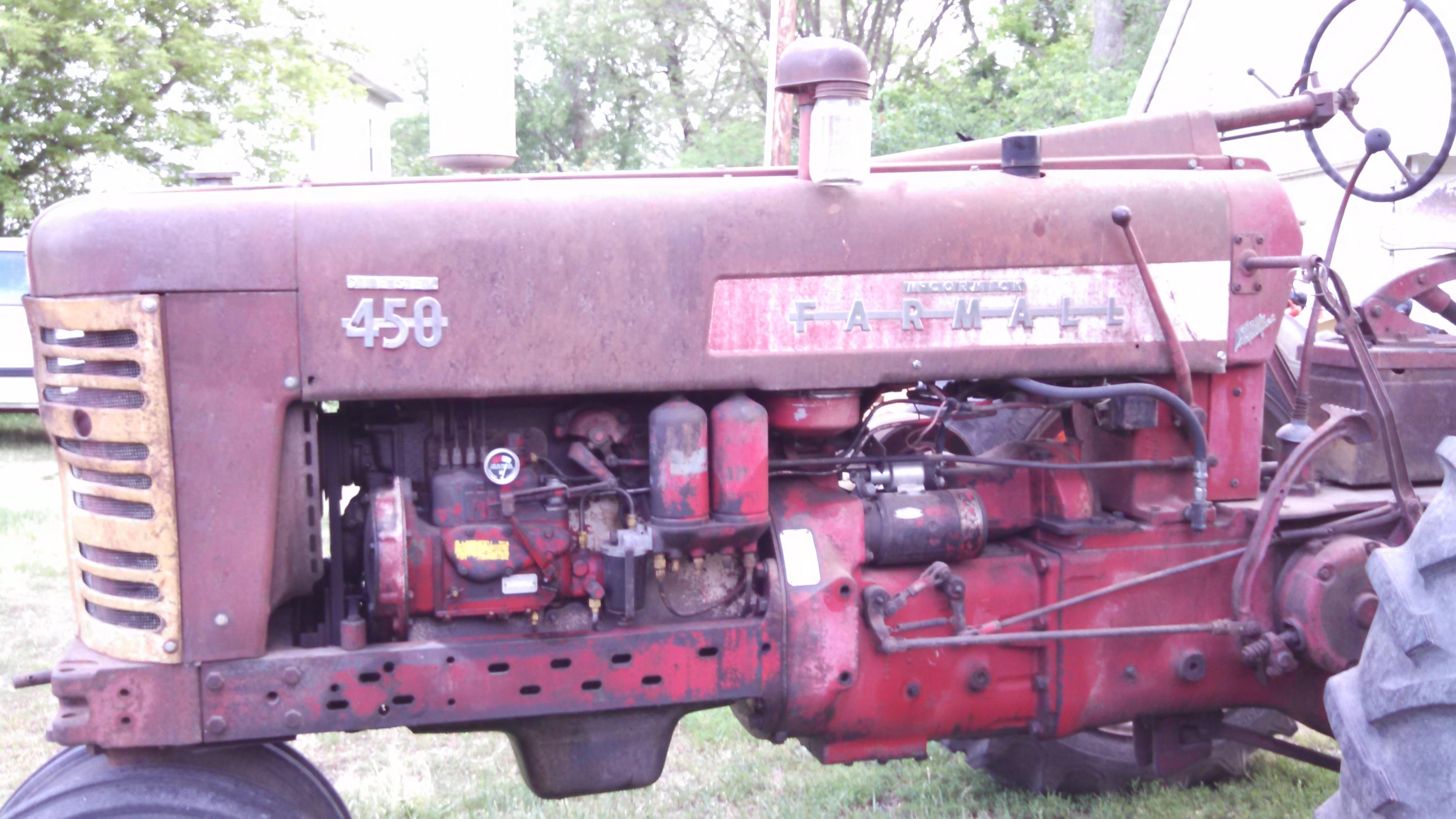 1957 IH 450 Diesel Tractor Narrow Front Draw Bar & Power Steering