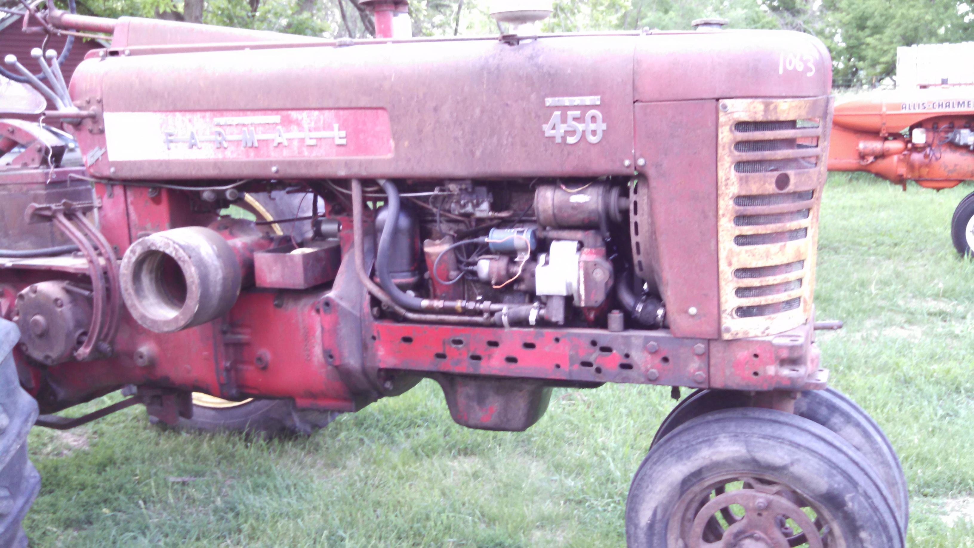 1957 IH 450 Diesel Tractor Narrow Front Draw Bar & Power Steering