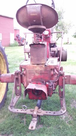 1957 IH 450 Diesel Tractor Narrow Front Draw Bar & Power Steering