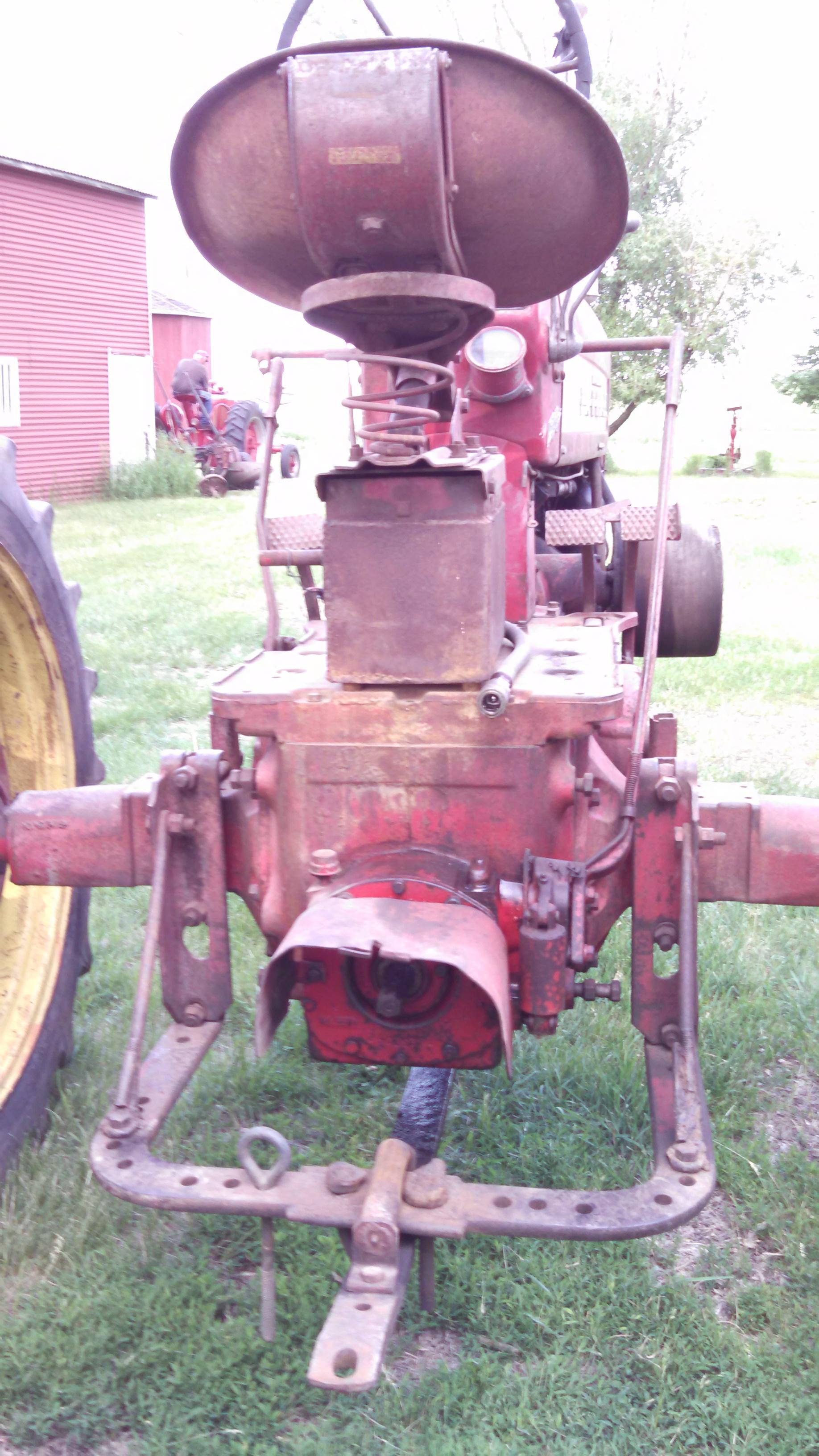 1957 IH 450 Diesel Tractor Narrow Front Draw Bar & Power Steering