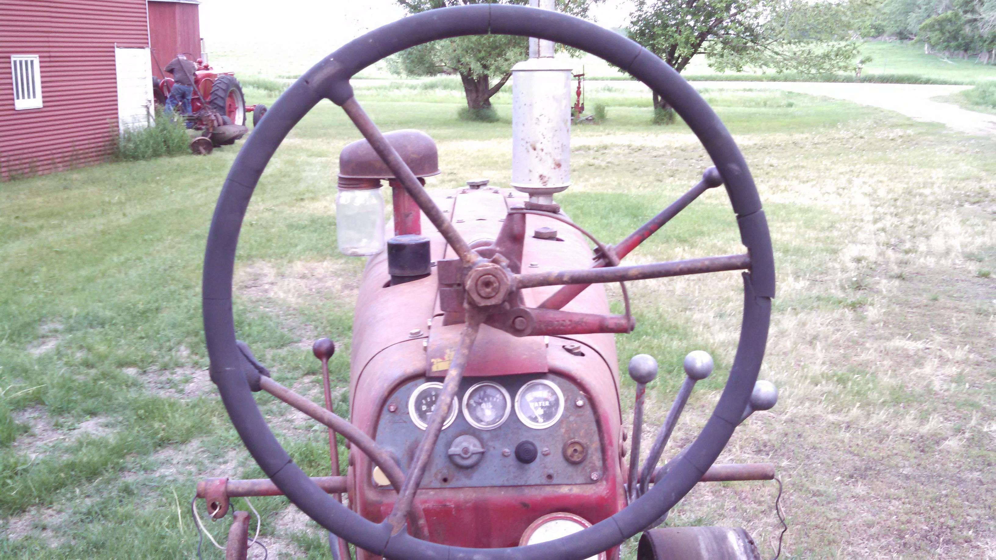 1957 IH 450 Diesel Tractor Narrow Front Draw Bar & Power Steering