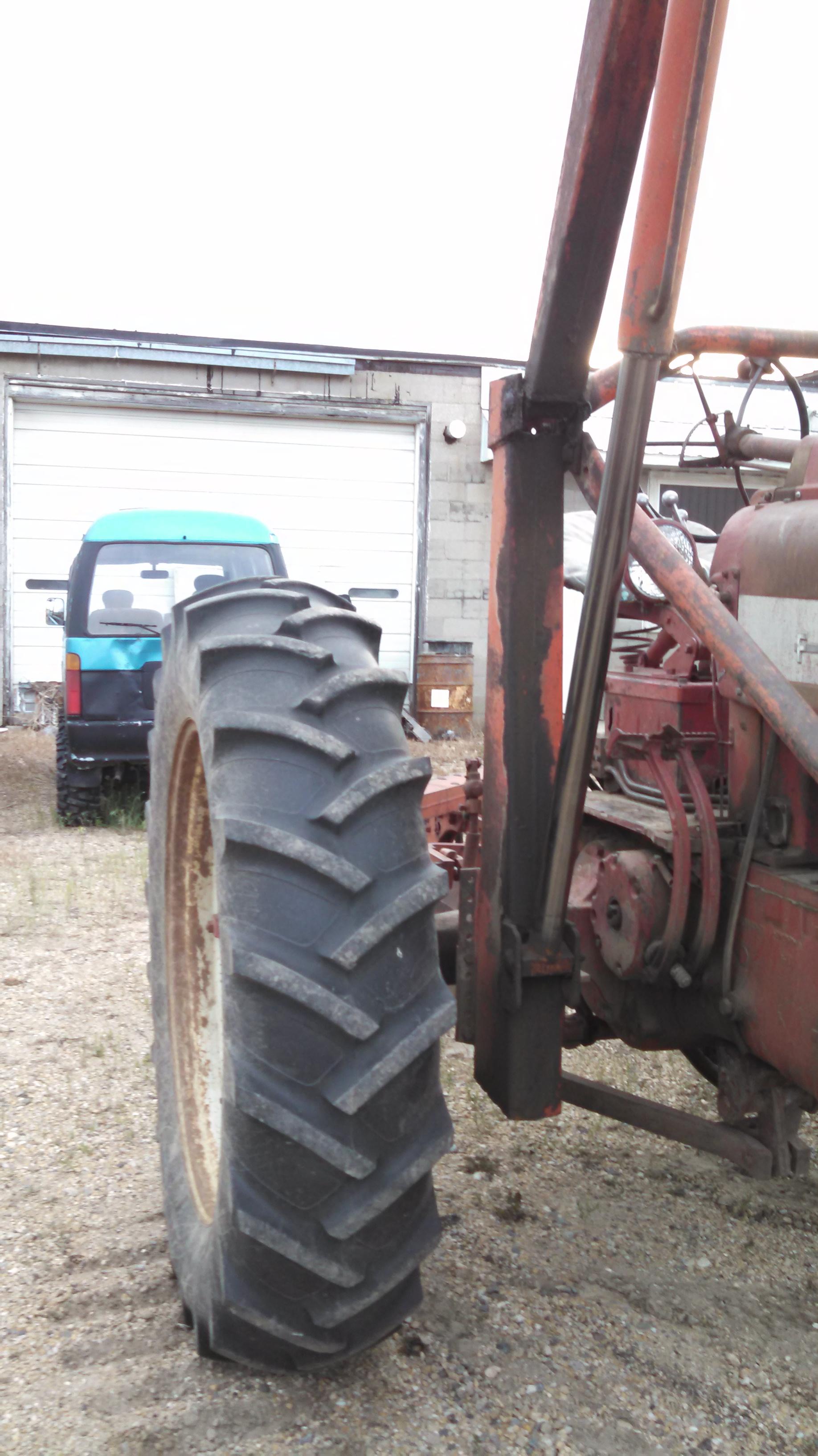 1957 IH 450 Gas Tractor