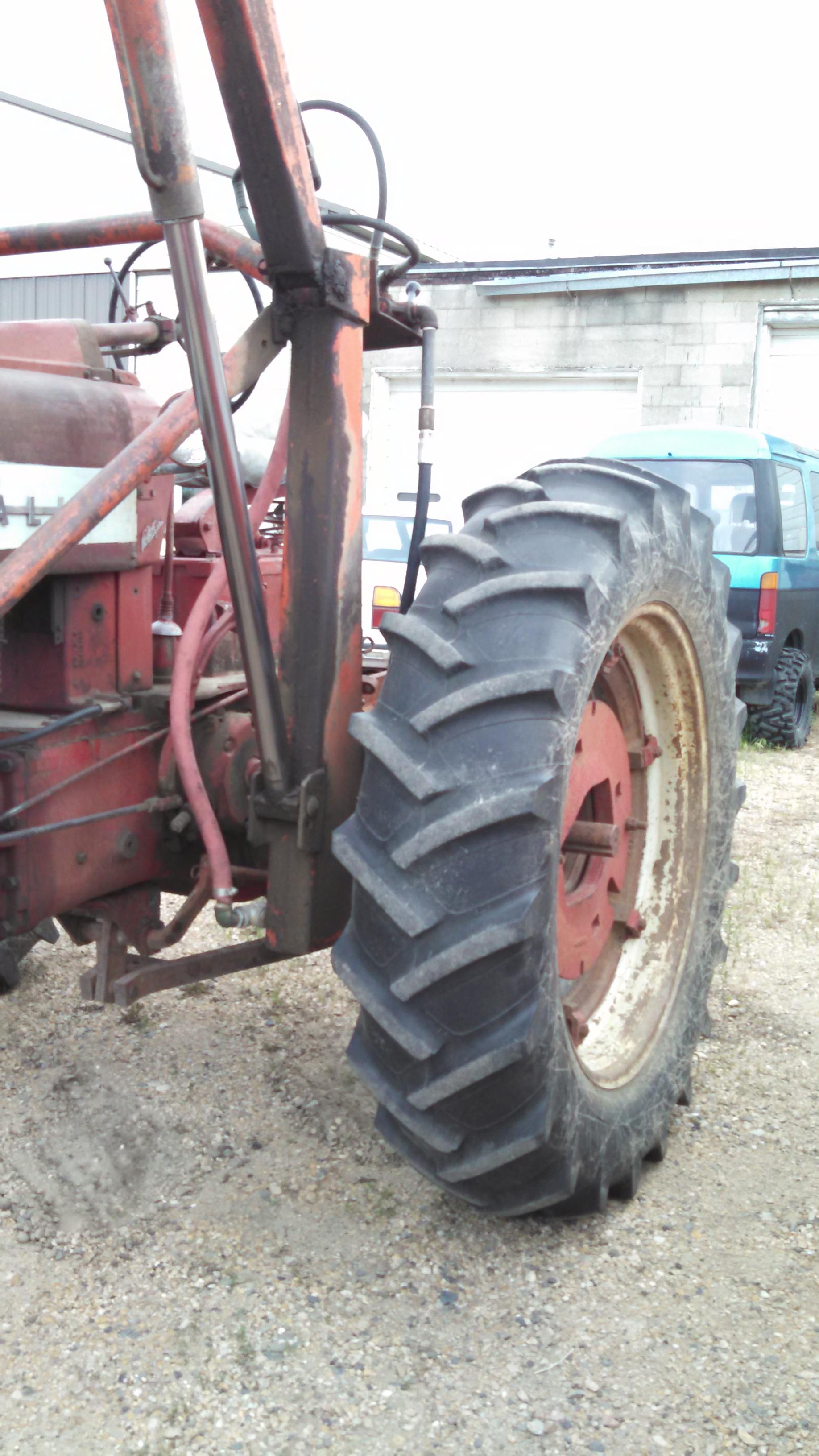 1957 IH 450 Gas Tractor