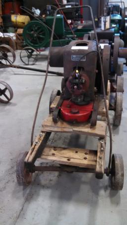 IH LA 1.5-2.5hp Gas Hit & Miss Engine on Cart
