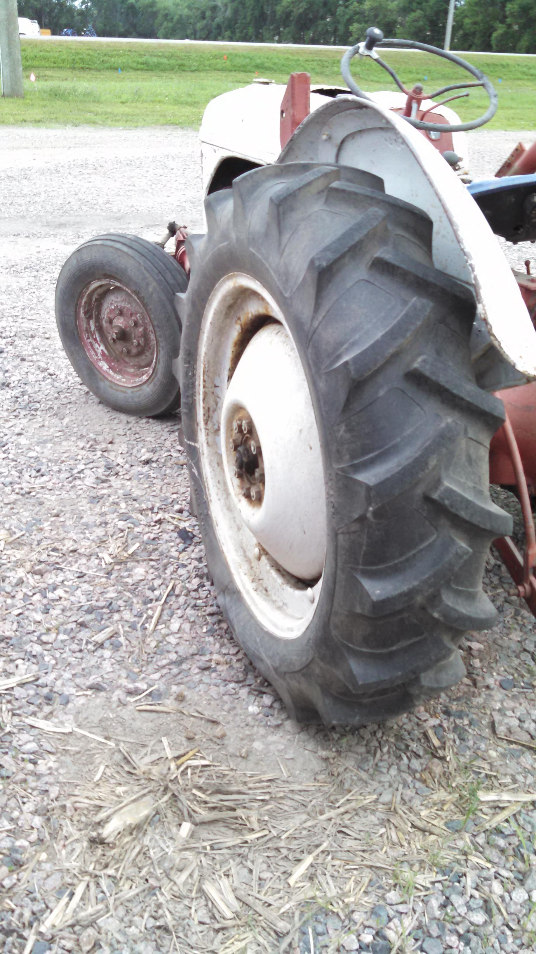 8N Ford Tractor with Loader & Bucket Motor Loose