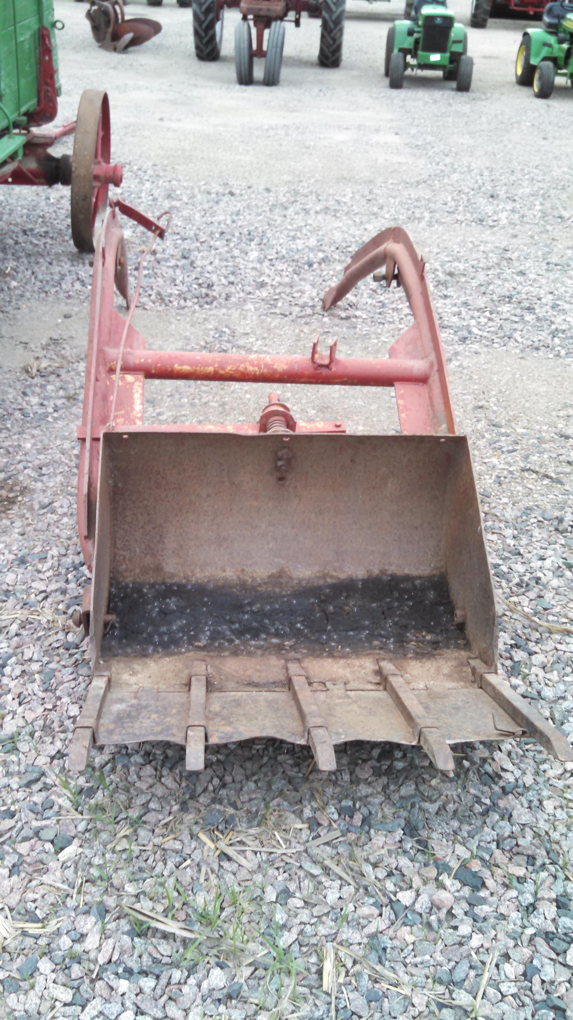 8N Ford Tractor with Loader & Bucket Motor Loose