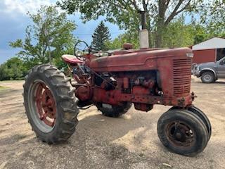 1952 Farmall M Narrow Front Tractor Runs