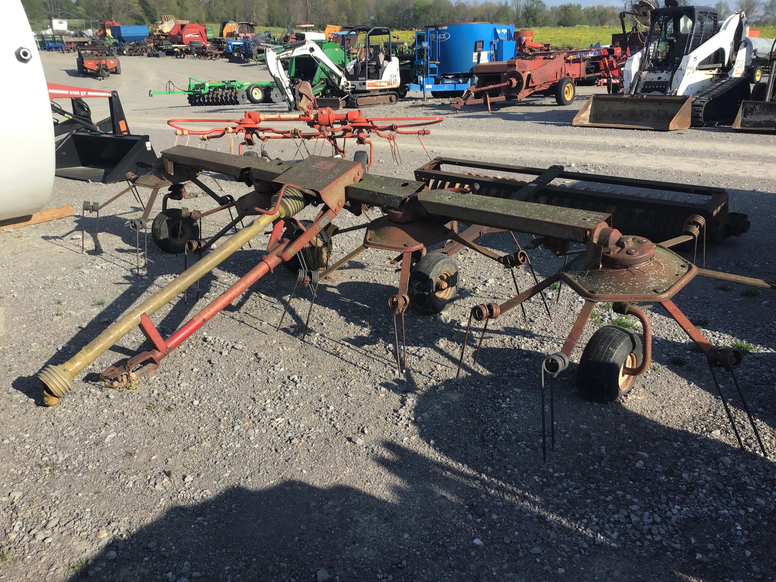 4 BASKET NEW HOLLAND HAY TEDDER