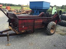 NEW HOLLAND MANURE SPREADER