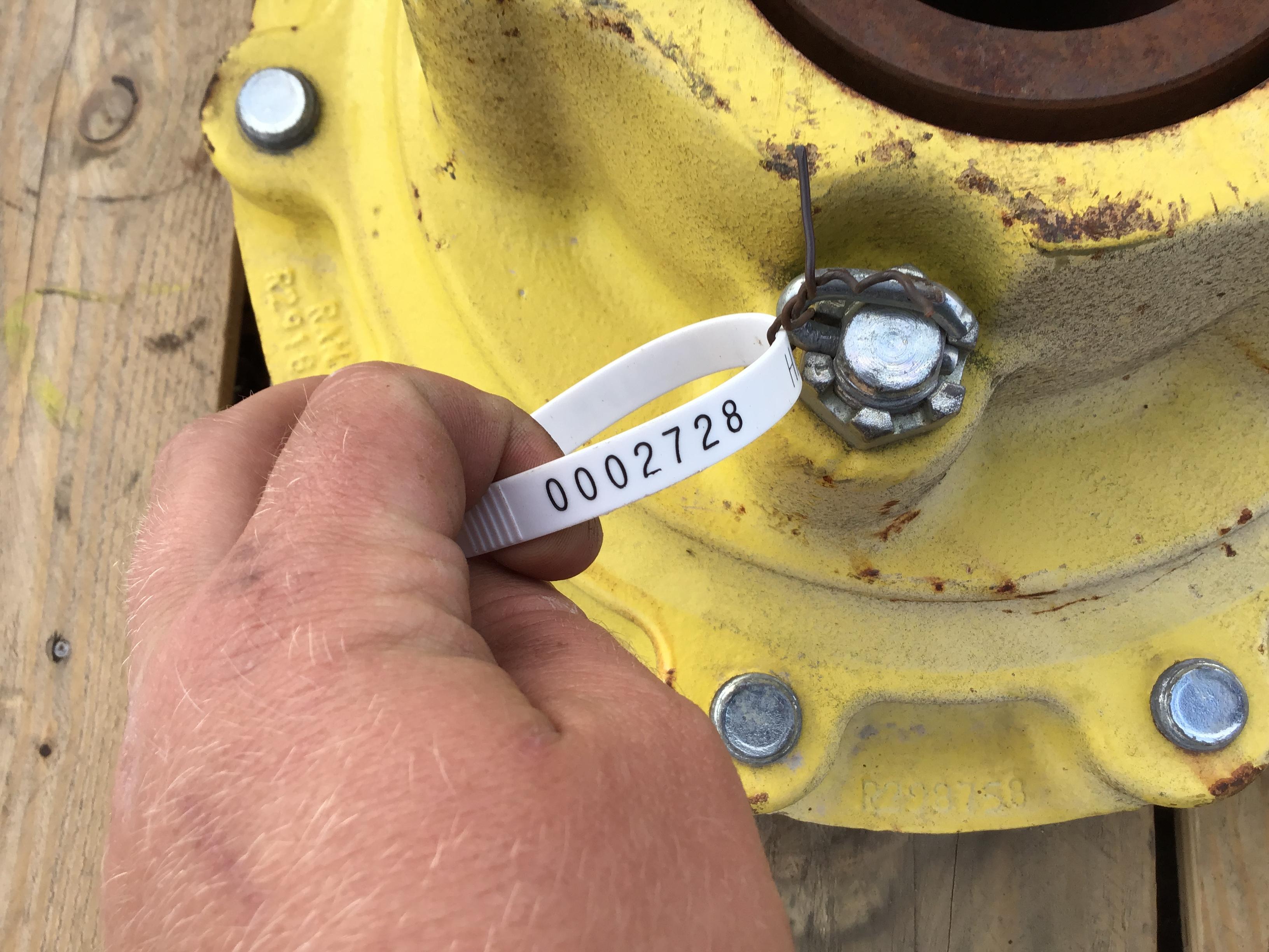 (2) 6140R JD HUBS