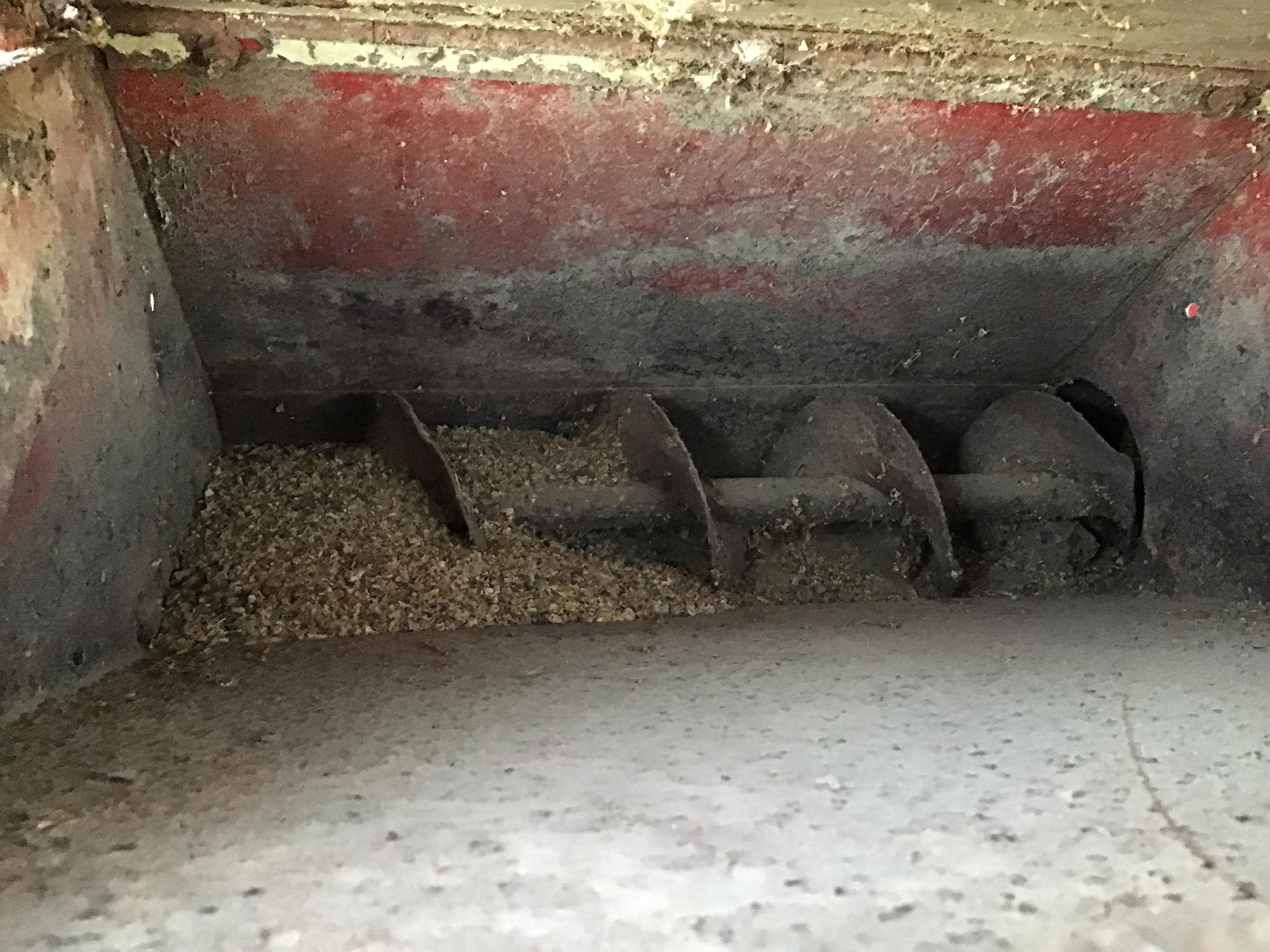 850 INTERNATIONAL FEED GRINDER