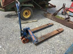 BLUE GIANT PALLET FORK LIFT