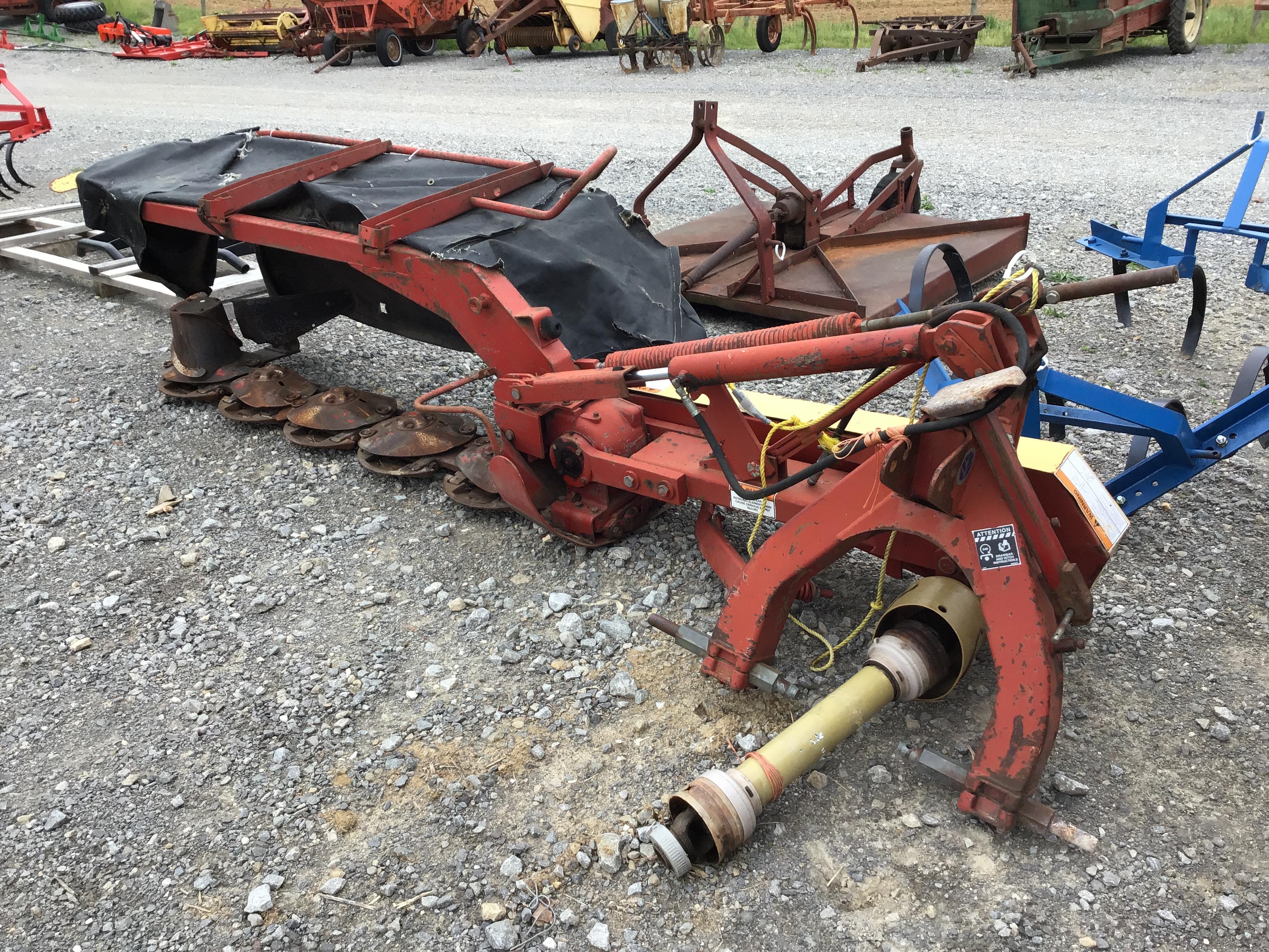 615 NEW HOLLAND DISC MOWER - NEEDS WORK