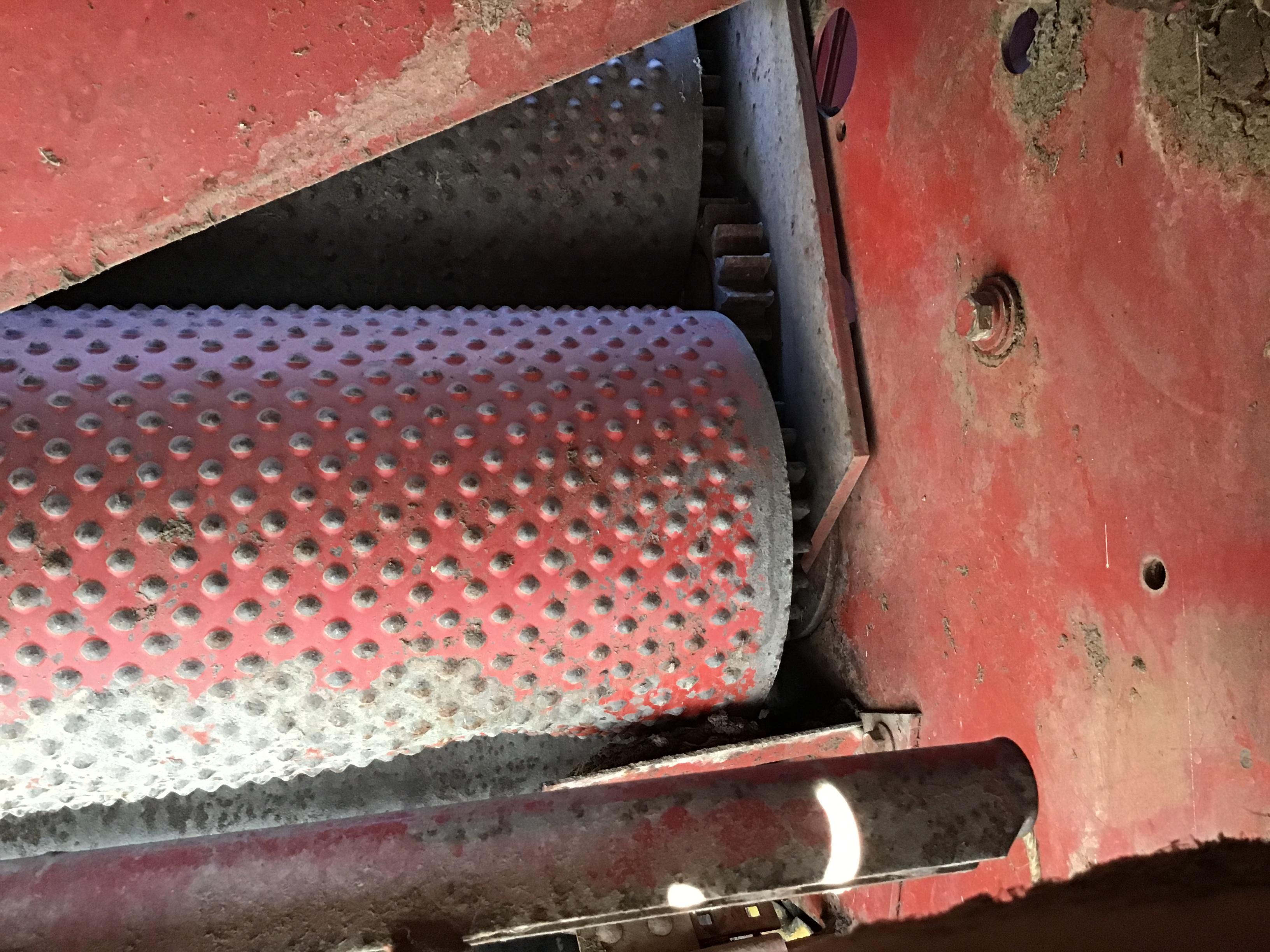 660 NEW HOLLAND ROUND BALER