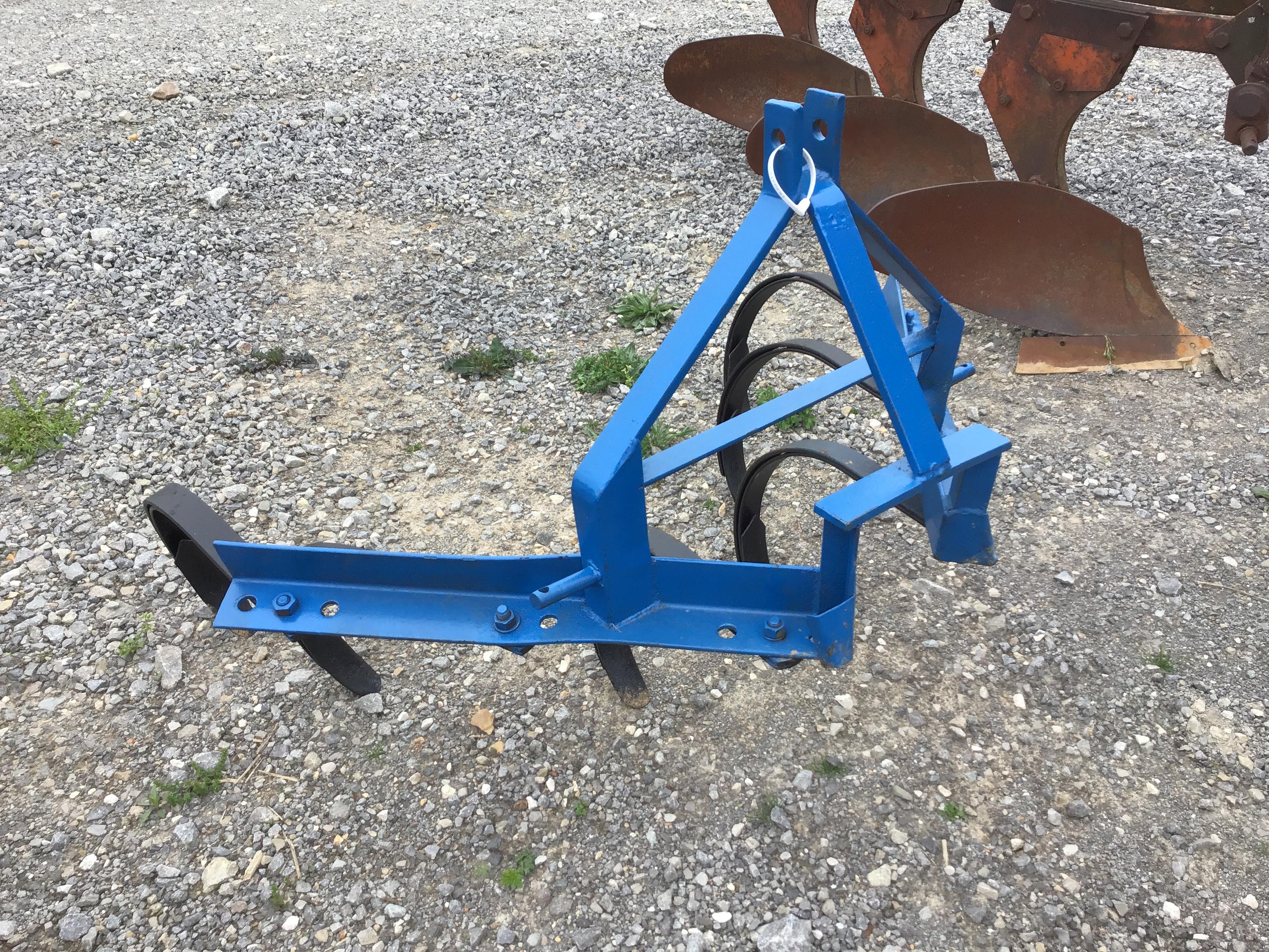 1 ROW BLUE CULTIVATOR