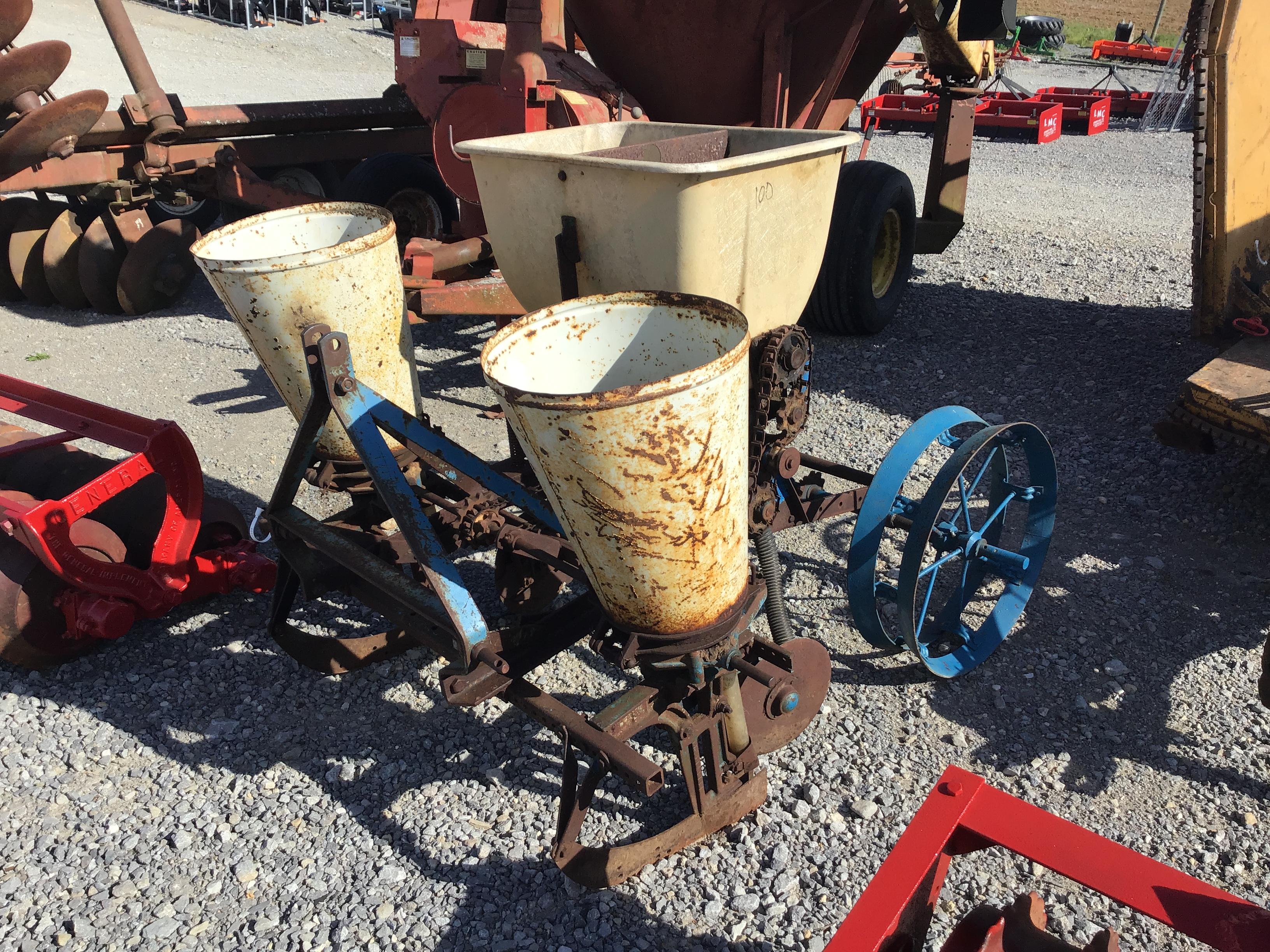 2 ROW 309 FORD CORN PLANTER