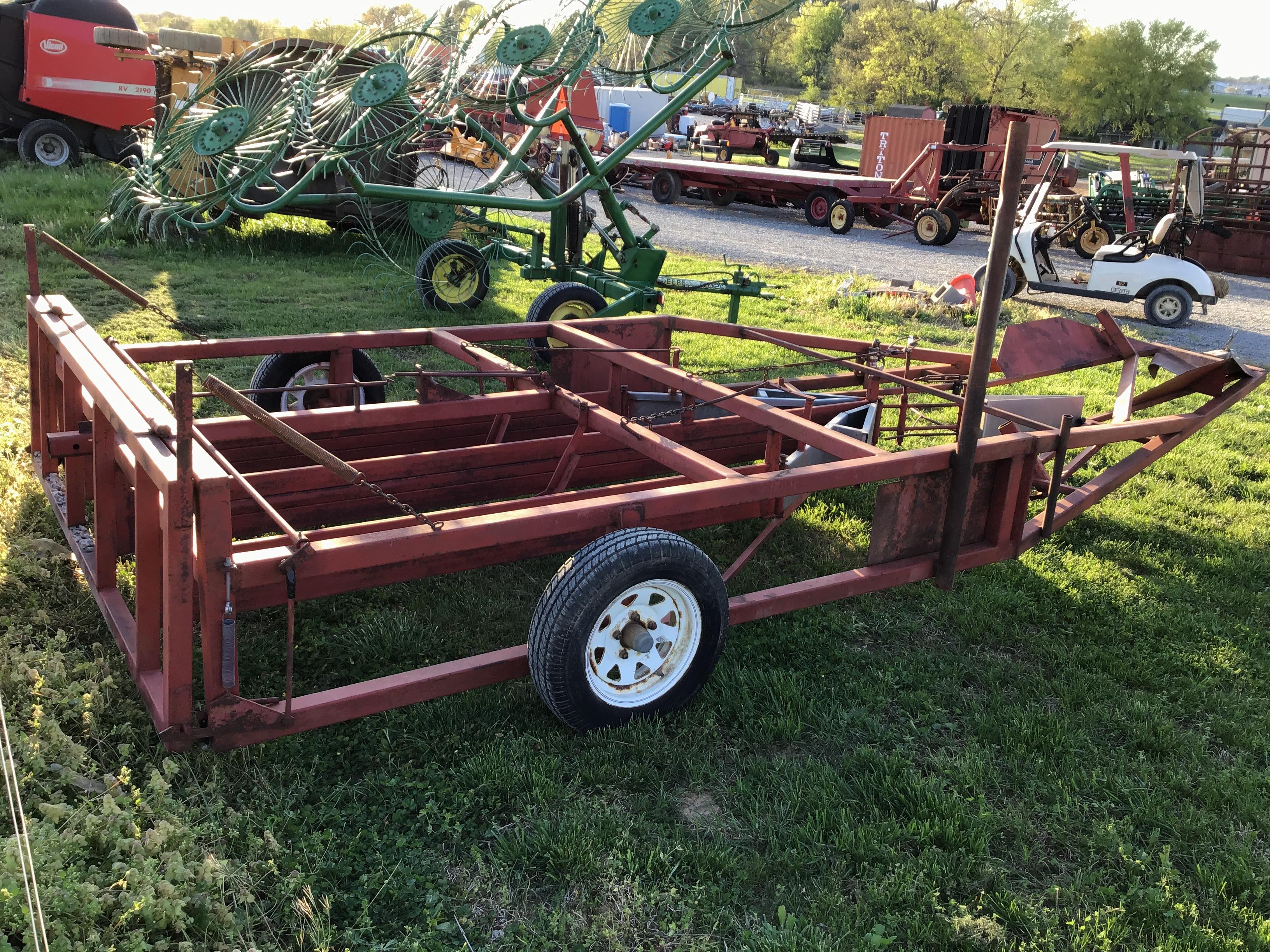 PULL TYPE SQUARE BALE ACCUMULATOR