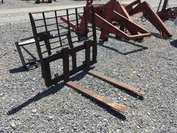 OLD STYLE NEW HOLLAND SKID STEER PALLET FORKS