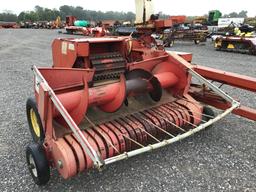 1060 GEHL CHOPPER W/ HAY AND CORN HEAD INCLUDED