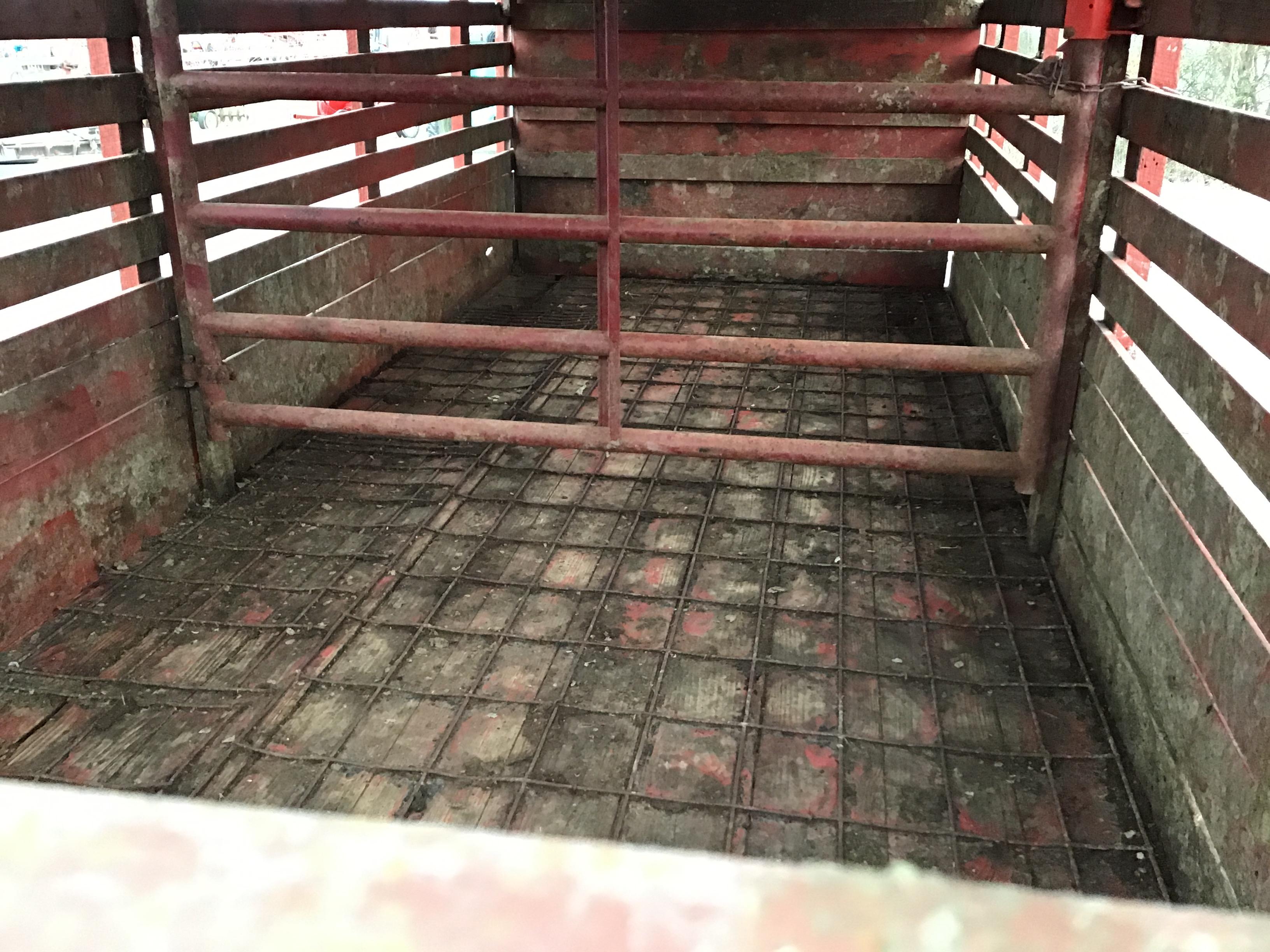 16FT BUMPERHITCH STOCK TRAILER - NO TITLE