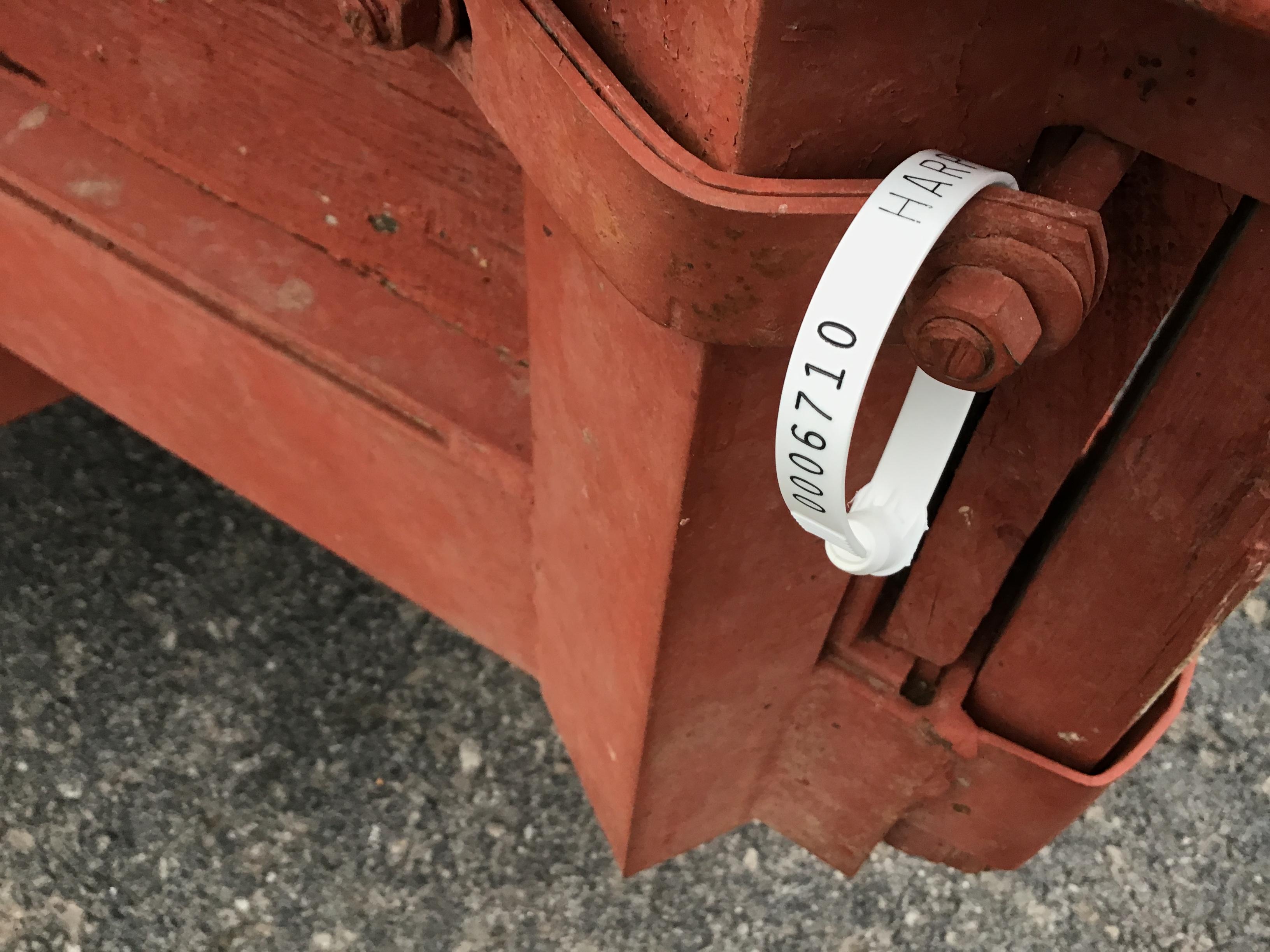 16FT BUMPERHITCH STOCK TRAILER - NO TITLE