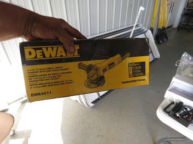 DEWALT ANGLE GRINDER