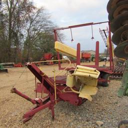 NEW HOLLAND BALE STACKER WAGON