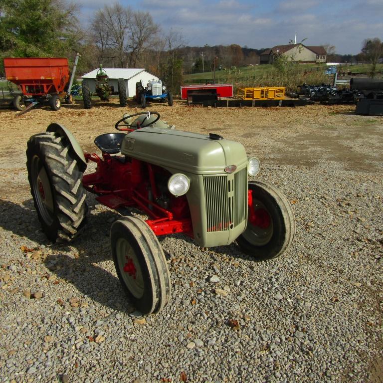 8N FORD TRACTOR