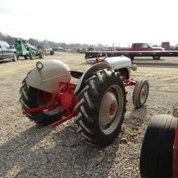 8N FORD TRACTOR