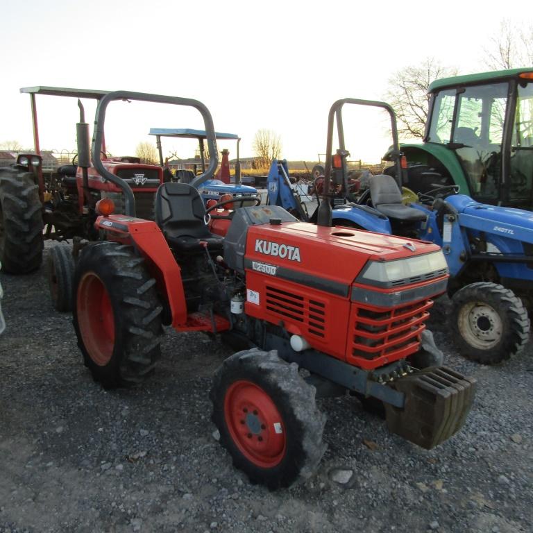 L2500 KUBOTA TRACTOR