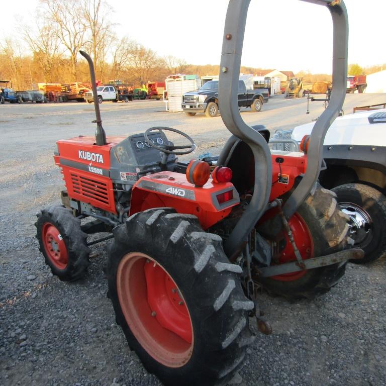 L2500 KUBOTA TRACTOR