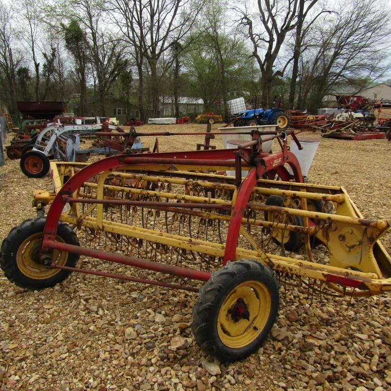 256 NEW HOLLAND DOLLY RAKE
