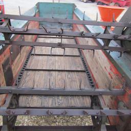 206 NEW IDEA MANURE SPREADER  - NICE