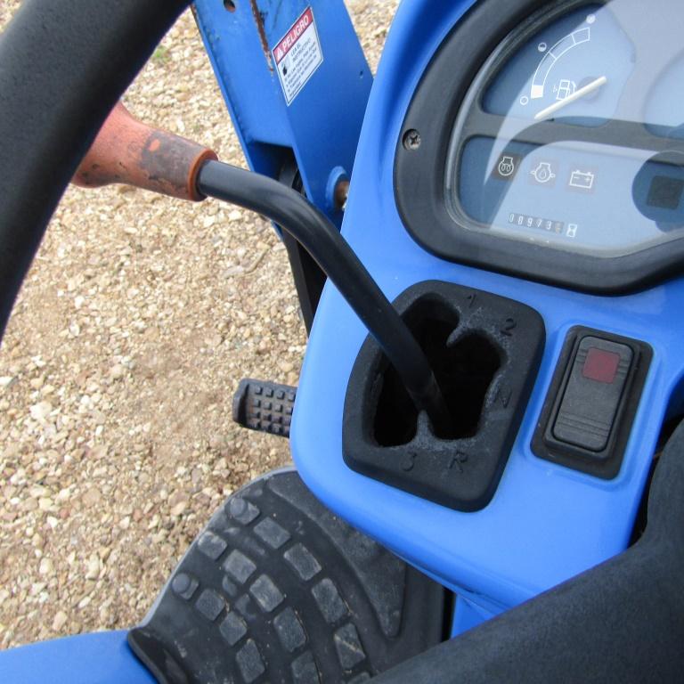 TC29DA NEW HOLLAND TRACTOR W/ BUSHOG BACKHOE