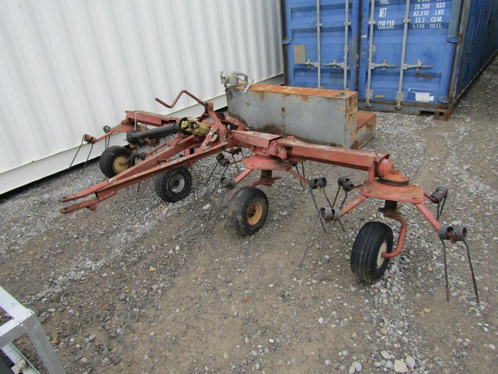 4 BASKET NEW HOLLAND TEDDER