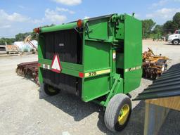 375 JOHN DEERE ROUND BALER - NICE