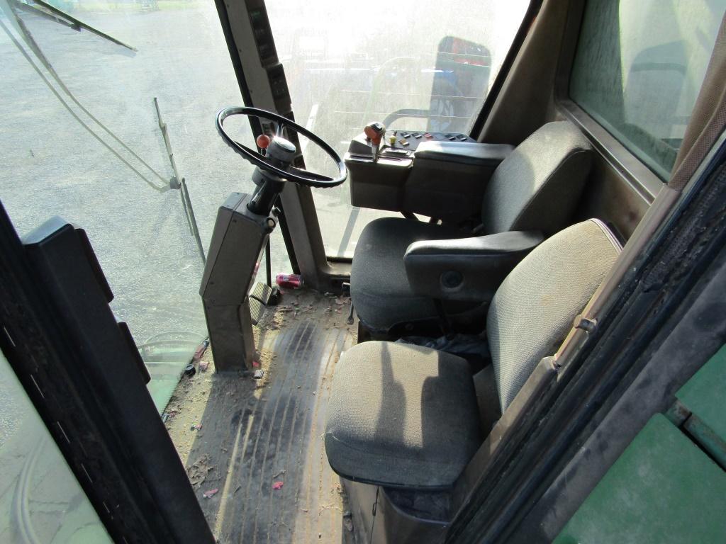 9400 JOHN DEERE COMBINE