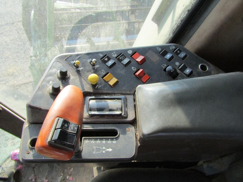 9400 JOHN DEERE COMBINE