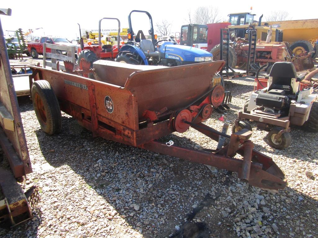 160 MASSEY FERGUSON MANURE SPREADER