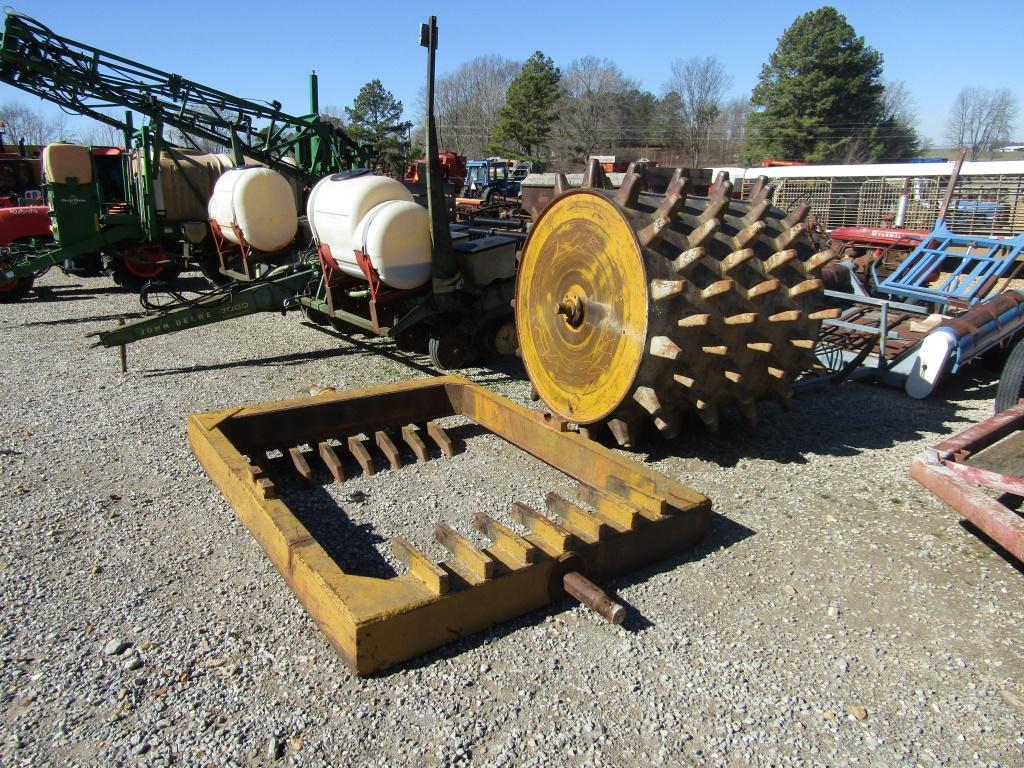SHEEP FOOT ROLLER - NEEDS WORK ON FRAME