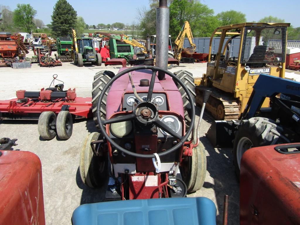 966 INTERNATIONAL TRACTOR