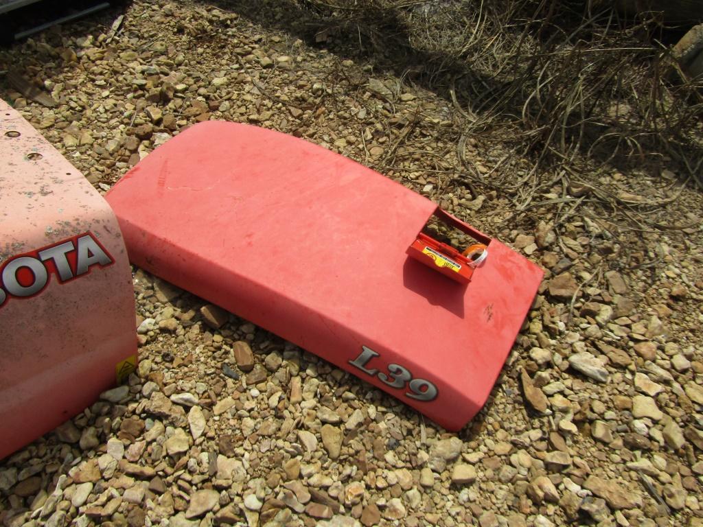 L39 Kubota Hood