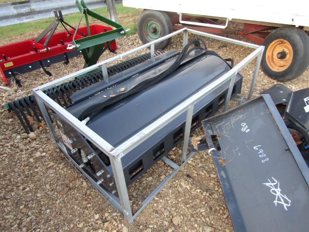 UNUSED JCT VIBRATORY ROLLER