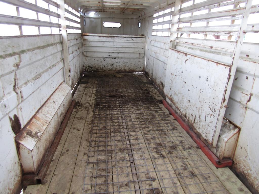 6' X 20' CIRCLE J LIVESTOCK TRAILER - NO TITLE
