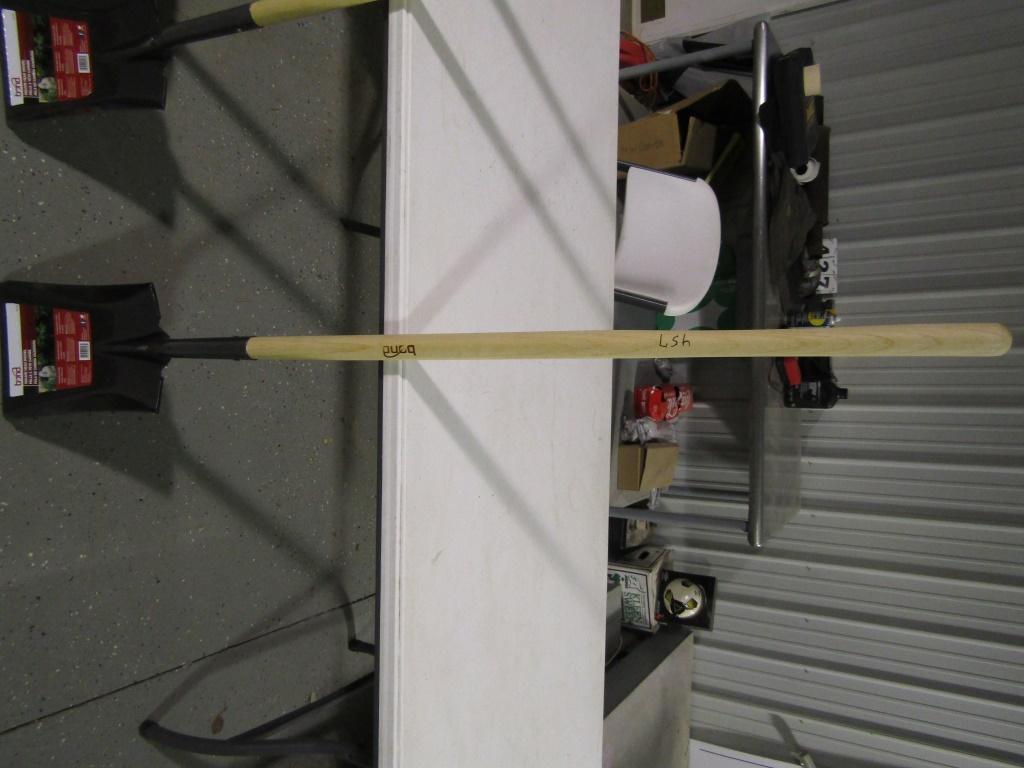 NEW SQUARE POINT SHOVEL