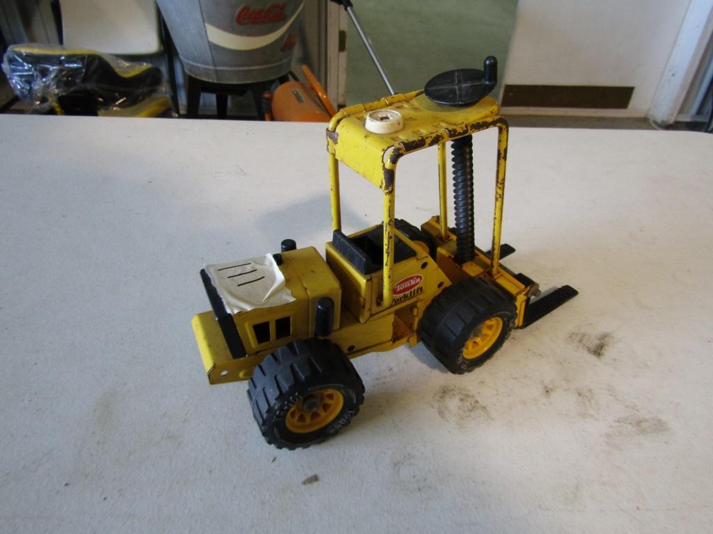 TONKA TOY FORKLIFT